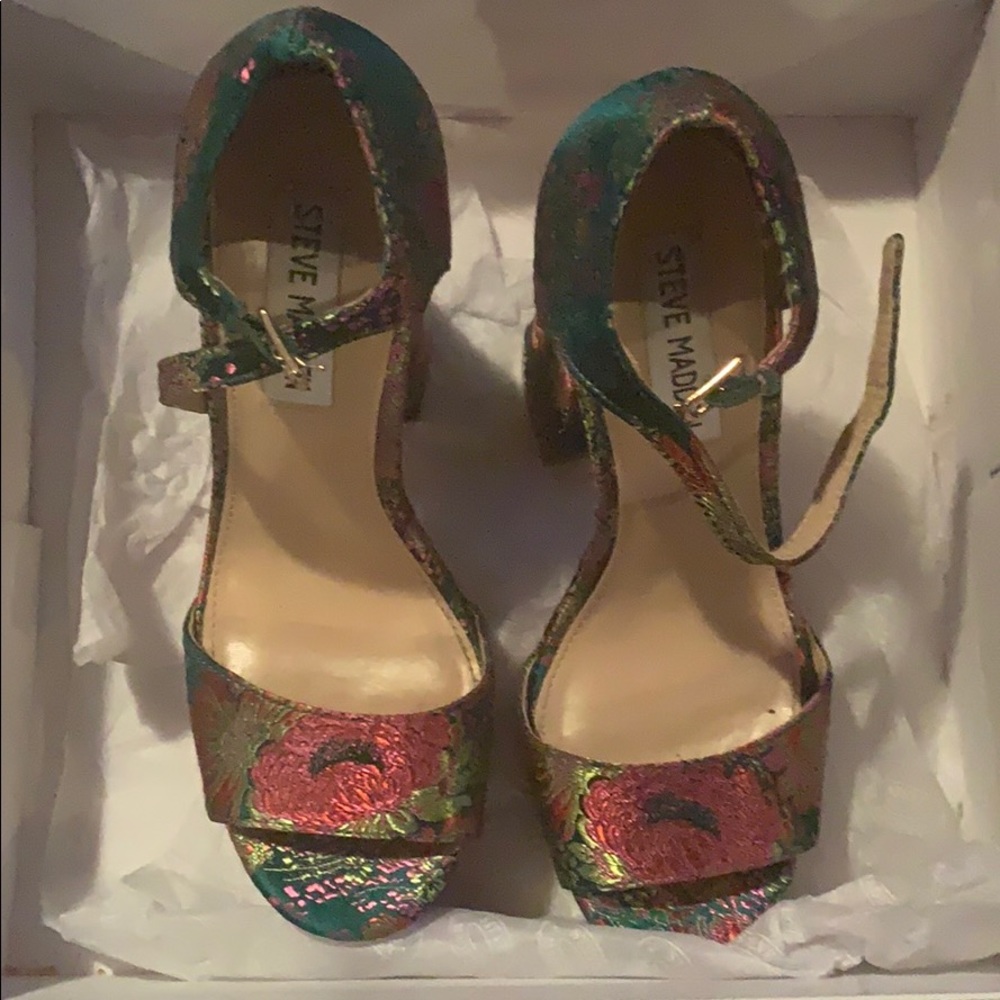 Heels - Picture 3 of 4